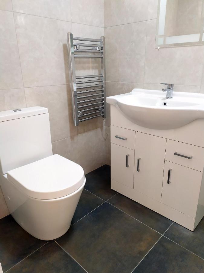 The Yew Studio - Self Contained One Bed Studio Flat With Parking Oksford Zewnętrze zdjęcie