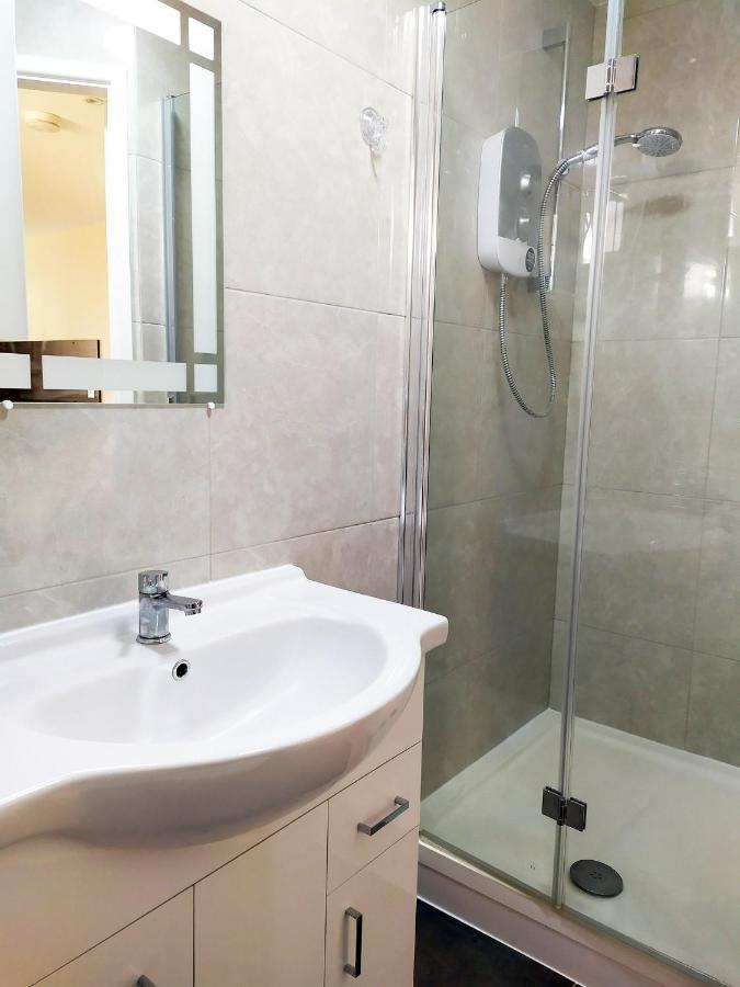 The Yew Studio - Self Contained One Bed Studio Flat With Parking Oksford Zewnętrze zdjęcie